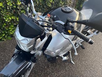 Suzuki  GSR 600 A picture 3