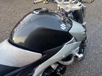 Suzuki  GSR 600 A picture 16