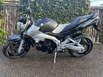 Suzuki  GSR 600 A picture 1