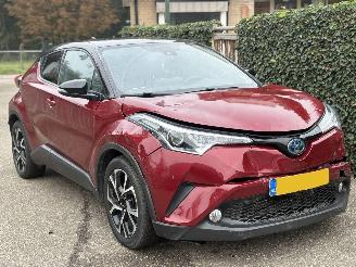 damaged passenger cars Toyota C-HR 1.8 HYBRID BI-TONE AUTOMAAT 2018/10