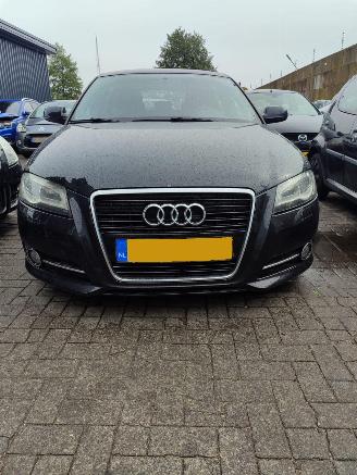 Vaurioauto  passenger cars Audi A3 2.0 TDI 16V Hatchback 4Dr Diesel 1.968cc 103kW (140pk) FWD 2009-11/2013-03 (8PA) CFFB 2011/3