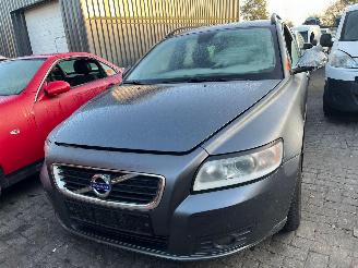 Vaurioauto  passenger cars Volvo V-50 1.6 D 16V Combi/o  Diesel 1.560cc 81kW (110pk) FWD 2005-01/2011-12 (MW76) D4164T 2010/10