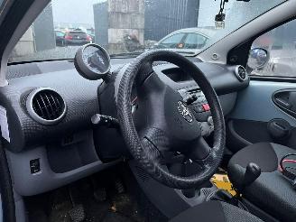 Toyota Aygo 1.0 12V VVT-i Hatchback  Benzine 998cc 50kW (68pk) picture 17