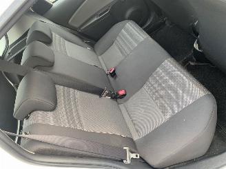 Toyota Yaris 1.0 12V VVT-i Hatchback  Benzine 998cc 51kW (69pk) picture 22