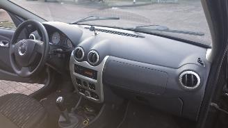 Dacia Logan 1.6 16V Flexifuel Combi/o   1.598cc 77kW picture 27