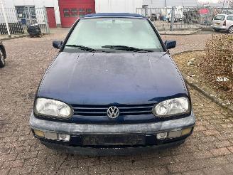 krockskadad bil auto Volkswagen Golf CABR. 66 KW AUT E2 1994/1