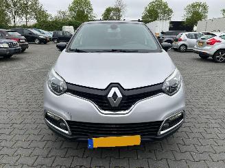 Auto incidentate Renault Captur 1.2 TCE 16V EDC SUV  Benzine 1.197cc 88kW (120pk) FWD 2013-06 (2R40; 2RC0) H5F403; H5FD4 2013/10