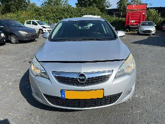 Schadeauto Opel Astra 1.6 16V Ecotec Hatchback 4Dr Benzine 1.598cc 85kW (116pk) 2010/5