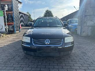 krockskadad bil auto Volkswagen Passat 2.0 20V Combi/o  Benzine 1.984cc 96kW (131pk) FWD 2005/4