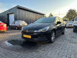 Opel Astra SPORTS TOURER picture 2