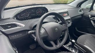 Peugeot 2008 1.2 Vti 12V PureTech 82 picture 16