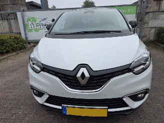 uszkodzony samochody osobowe Renault Scenic 1.3 TCE 140 16V MPV  Benzine 1 332cc 103kW (140pk) 2019/6