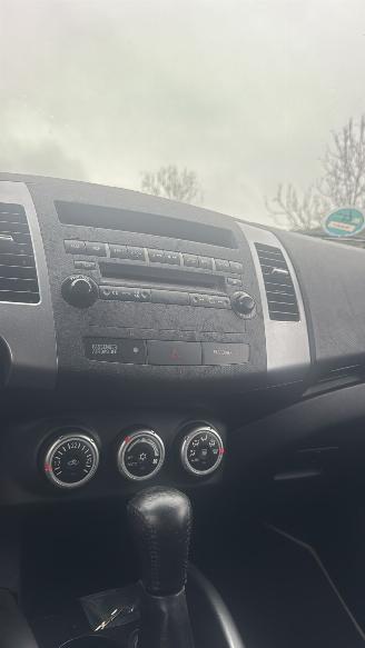 Mitsubishi Outlander 2.4 16V Mivec 4x2 SUV  Benzine 2.360cc 125kW (170pk) picture 7