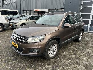 damaged passenger cars Volkswagen Tiguan 1.4 TSI Comfort & Design 4MOTION 2012/4