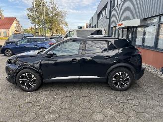 Peugeot 2008 1.2 PureTech Allure Automaat picture 2