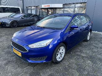 skadebil auto Ford Focus Wagon 1.0 Trend Edition 2015/12