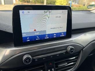 Ford Focus 1.0 EcoBoost Titanium Business picture 12