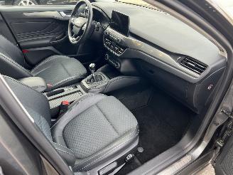 Ford Focus 1.0 EcoBoost Titanium Business picture 24