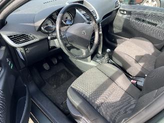 Peugeot 207 SW 1.4 16V VTI picture 10