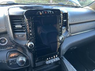 Dodge Ram 1500 Limited 5.7 V8 CC 4X4 picture 10