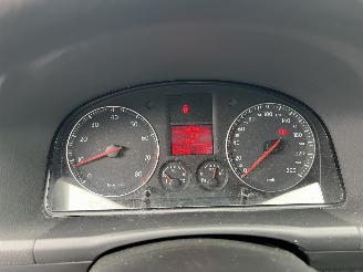 Volkswagen Touran 1.6 16V FSI Business picture 15