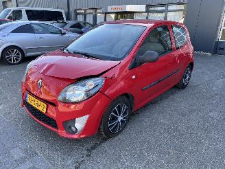 Damaged car Renault Twingo II 1.2-16V Authentique 2010/2