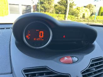 Renault Twingo II 1.2-16V Authentique picture 14