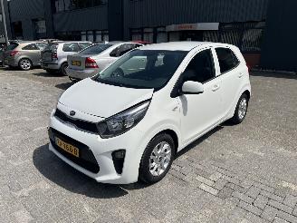 Vaurioauto  passenger cars Kia Picanto 1.0 CVVT EconomyPlusLine 2019/3