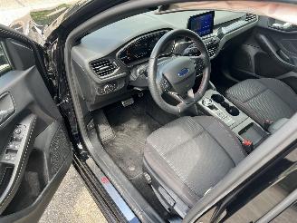 Ford Focus 1.0 EcoBoost Titanium X Business picture 13