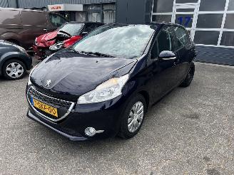  Peugeot 208 1.0 VTI BLUE LEASE 2013/11