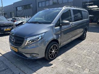 krockskadad bil bedrijf Mercedes Vito 119 CDI Lang 4X4 Dubbel Cabine 2019/1