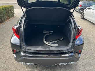 Toyota CH-R 2.0 Hybrid Executive picture 23