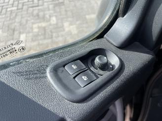 Renault Master T35 2.3 dCi L2H2 2017 picture 10