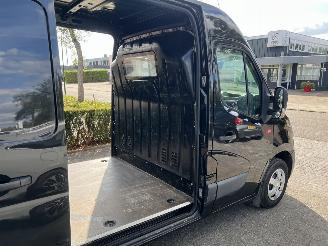 Renault Master T35 2.3 dCi L2H2 2017 picture 23