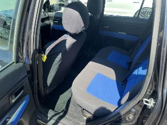 Mazda 2 1.6 Sportive 2003 picture 18