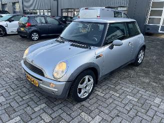 Coche accidentado Mini Mini One 1.6 Salt 2002 2002/12