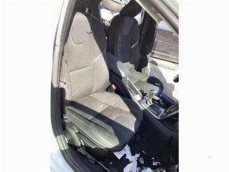 Volvo V-40 V40 (MV), Hatchback 5-drs, 2012 / 2019 2.0 D2 16V picture 24