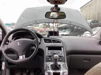 Peugeot 5008 5008 I (0A/0E), MPV, 2009 / 2017 1.6 THP 16V picture 32
