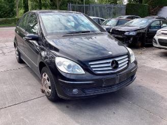 Coche siniestrado Mercedes B-klasse B (W245), Hatchback, 2005 / 2011 1.5 B-150 16V 2006/1