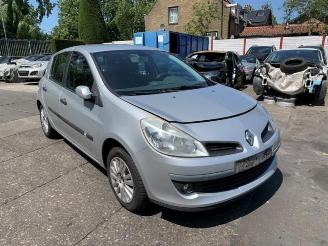 Sloopauto Renault Clio Clio III (BR/CR), Hatchback, 2005 / 2014 1.4 16V 2006/5