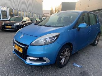 Coche accidentado Renault Scenic 1.2 16V TCe 115 Energy MPV  Benzine 1.197cc 85kW (116pk) FWD 2012-04/2016-09 (JZ110; JZD1J) H5F400; H5FA4 2012/11
