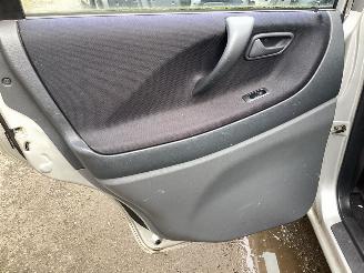 Suzuki Liana 1.6 MPi 16V Hatchback 4Dr Benzine 1.586cc 76kW (103pk) FWD 2001-07/2008-04 (ERC31) M16A picture 26