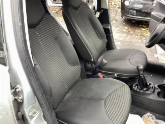 Peugeot 107 107, Hatchback, 2005 / 2014 1.0 12V picture 26