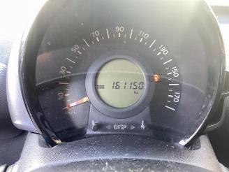 Peugeot 108 108, Hatchback, 2014 1.0 12V VVT-i picture 13