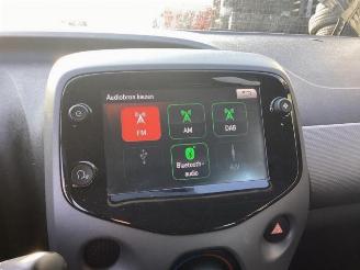 Peugeot 108 108, Hatchback, 2014 1.0 12V VVT-i picture 15