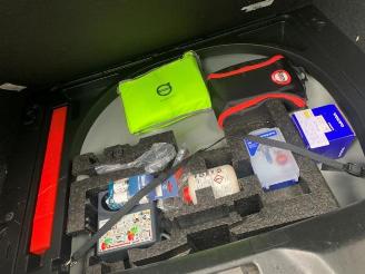 Volvo V-40 V40 (MV), Hatchback 5-drs, 2012 / 2019 1.5 T2 16V Geartronic picture 12