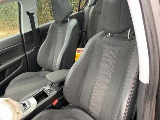 Peugeot 308 308 (L3/L8/LB/LH/LP), Hatchback 5-drs, 2013 / 2021 1.2 12V e-THP PureTech 110 picture 24