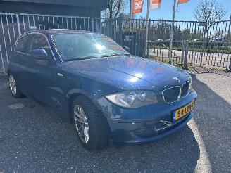 Damaged car BMW 1-serie 116i 2.0 16V Hatchback 2Dr Benzine 1.995cc 90kW (122pk) RWD 2008-11/2011-12 (UK31; UK32) N43B20A 2010/6