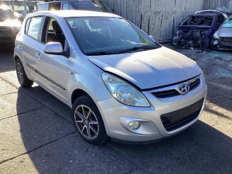 Coche siniestrado Hyundai I-20 i20, Hatchback, 2008 / 2015 1.4i 16V 2010/11