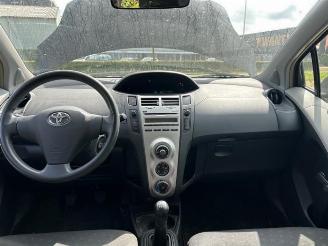 Toyota Yaris Yaris II (P9), Hatchback, 2005 / 2014 1.0 12V VVT-i picture 17